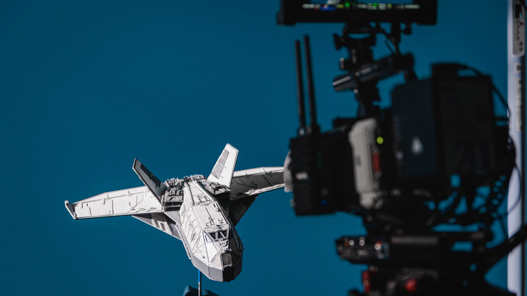 Studiodreh eines Miniatur Raumschiffs in der Steiermark am Filmset einer Werbefilm produktion